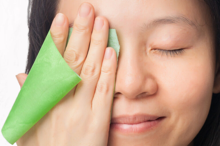 Oil Blotting Sheets: Do You Need Them?